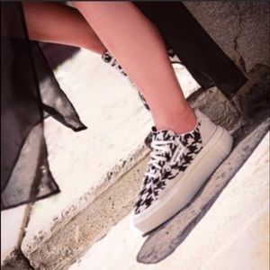 NWT adidas ORIGINALS Hypersleek W